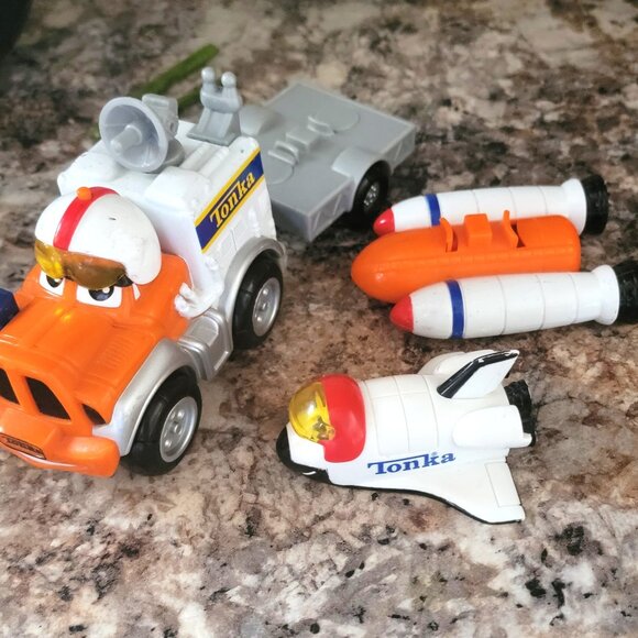 Vintage Tonka Lil Chuck Space Commander Satellite Truck and Shuttle-2000 - Picture 4 of 5